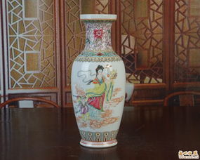 景德镇文革老厂精品 全手工彩绘西莲边脚麻姑献寿花口瓶赏析